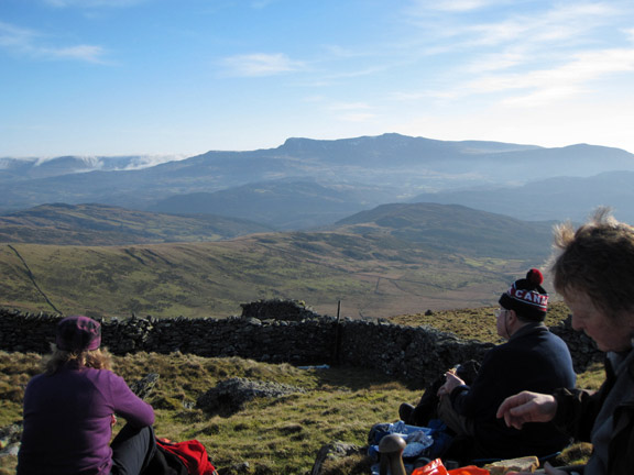 2.Pont Scethin & Bwlch y Rhiwgar
Lunch time on Craig y Grut. Looking south east.
Keywords: Feb10 Sunday Nick