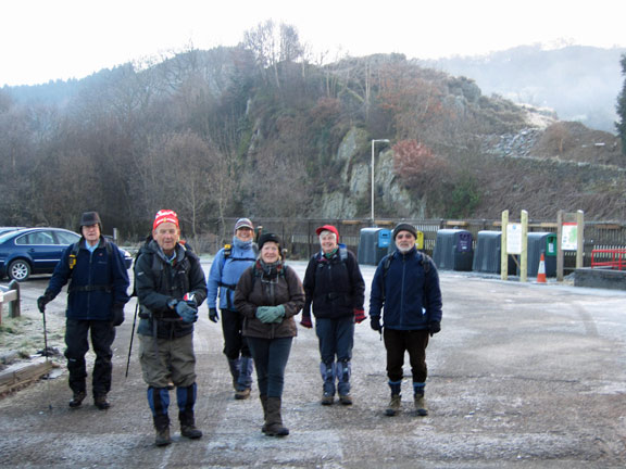 1. Dolwyddelan.
12th Dec 2010. The group leaves the station car park. A lovely clear but freezing day.
Keywords: Dec10 Sunday Ian Spencer