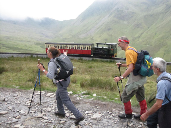 2.Moel Cynghorion to Moel Eilio
Further up the Llanberis path Judith tries to thumb a lift.
Keywords: July10 Sunday Robert Herve