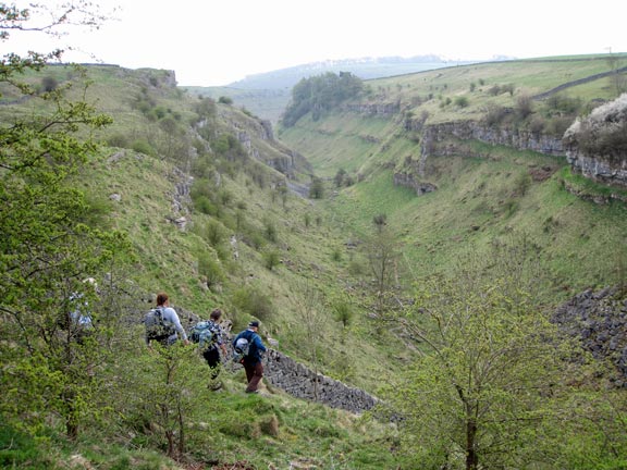 13.Dovedale Holiday
The beginning of the Lathkill Dale walk near Monyash. A descent into the upper reaches of the valley. Photo: Hugh Evans.
Keywords: April11 Holiday Ian Spencer