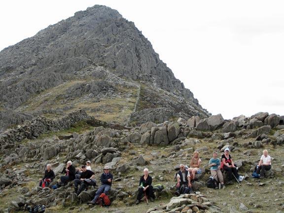 6.Glyders
17th April 2011. The final tea break. On Bwlch Tryfan with steep slopes of Tryfan in the background.
Keywords: April11 Sunday Hugh Evans