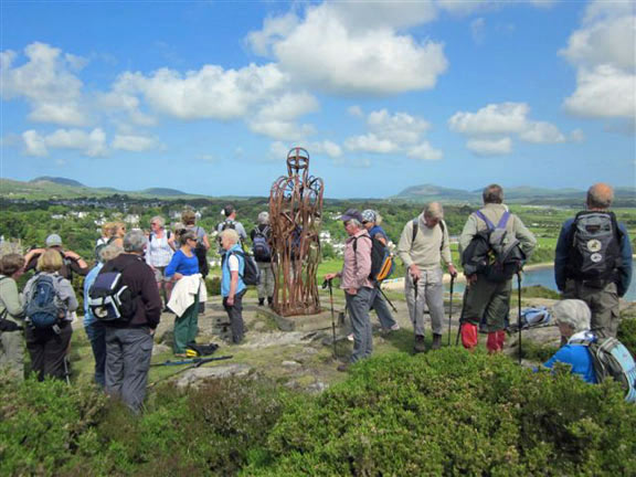 1.Cylchdaith Llanbedrog & Mynytho Circular
19th May 2011. The group collects around the Iron Man on Llanbedrog Head. Photo: Tecwyn Williams.
Keywords: May11 Thursday Rhian Roberts Mary Evans