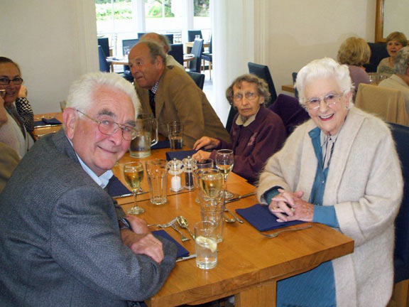 7.Annual Spring Reunion lunch
26th May 2011. With Derek, Judith and Ian, two former members of the club, Miss Evans (90yrs +) from Aberdaron (on left) and Mrs Mary Jones (88yrs) from Pwllheli (on right). Photos taken during the lunch by Dafydd H Williams.
Keywords: May11 Thursday Arwel Davies