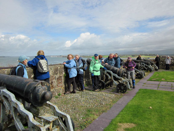4.Dinas Dinlle, Fort Belan, Y Foryd
22nd September 2011. Following the lecture from Catherine it was all hands to the guns. Photo: Tecwyn Williams.
Keywords: Sept11 Thursday Pam Foster