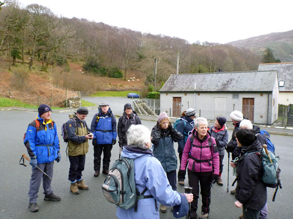 1.Beddgelert.
22/01/12. A brief briefing from Kath before setting off from Beddgelert.
Keywords: Jan12 Sunday Kath Mair