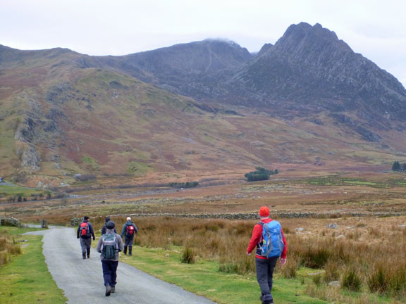 6.Pen yr Helgi-Di & Pen Llithrig y Wrach
25/11/12. Down the Water board road to the main road. Tryfan and the Glyders in the background.
Keywords: Nov12 Sunday Ian Spencer