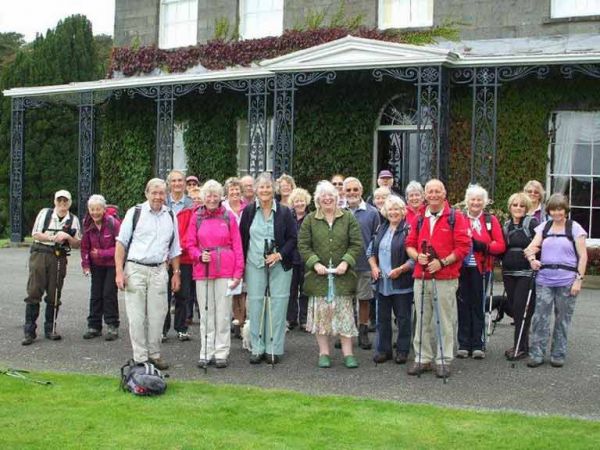 1.Mynytho to Plas Nanhoron 
23/08/12. A line up in front of Plas Nanhoron. Photo: Dafydd H Williams.
Keywords: Aug12 Thursday Miriam Heald