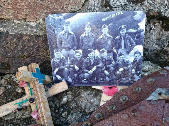 5.Arenig Fawr
26/4/15. The memorial. Photo: Catrin Williams.
Keywords: Apr 15 Sunday Tecwyn Williams