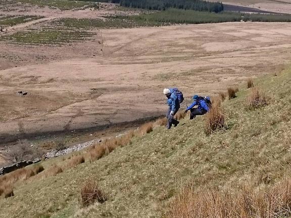 7.Arenig Fawr
26/4/15. The very steep grassy descent. Notice the three points of contact. Photo: Catrin Williams.
Keywords: Apr 15 Sunday Tecwyn Williams