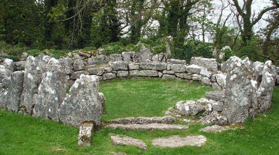 3.Moelfre
14/5/15. More of the ruins of the ancient village.Photo: Dafydd Williams.
Keywords: May15 Thursday Dafydd Williams
