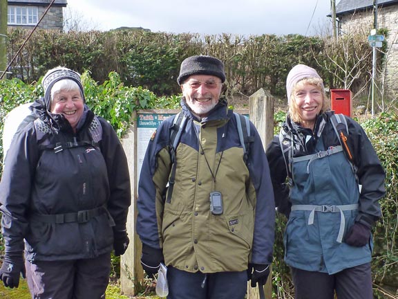 1.Llanuwchllyn - Cwm Wnion Circular
27/03/16. Hail, rain and lightening when we left Pwllheli but sunshine here in Llanuwchlyn.
Keywords: Mar16 Sunday Hugh Evans