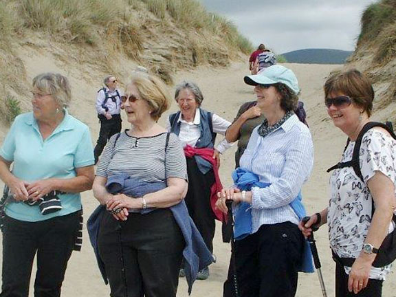1.Dyffryn Ardudwy
26/5/16. Something on the beach has attracted their attention. Photo: Dafydd Williams.
Keywords: May16 Thursday Nick White