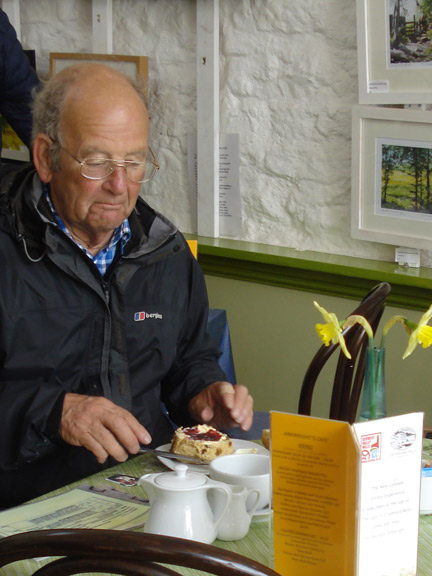 58.Holiday 2016  - The Peak District
7/4/16. Ian Spencer starts to relax as the last HF holiday he is organising comes to a happy end. Photo: Nick & Ann White.
Keywords: Apr16 Week Ian Spencer