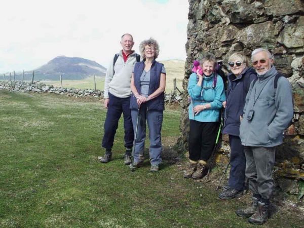 4.Mynytho
31/3/16. The old windmill at Mynytho. Garn Fadryn in the background. Photo: Dafydd Williams.
Keywords: Mar16 Thursday Miriam Heald