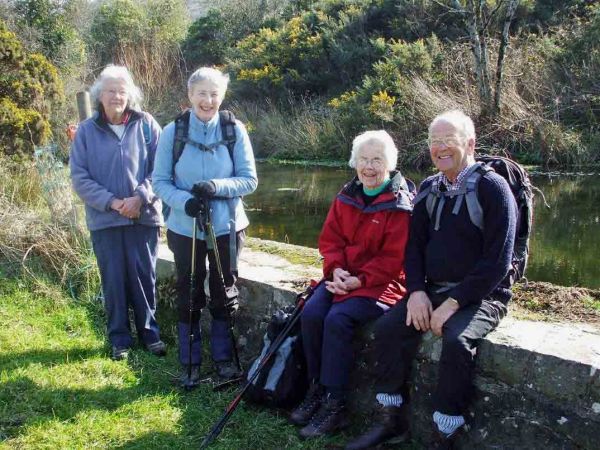 5.Nefyn Circular via Mynydd Nefyn
17/3/16. A brief waterside rest. Photo: Dafydd Williams.
Keywords: Mar16 Thursday Ian Spencer