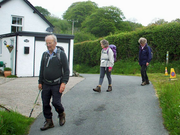 7.Cwm Hesgyn
21/5/17.  The B group arriving back at New York (Efrog Newydd) well before the A walkers. Photo: Dafydd Williams.
Keywords: May17 Sunday Hugh Evans