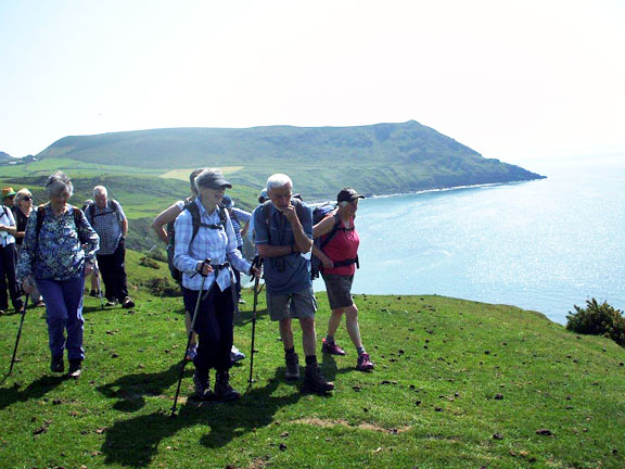 2. Ysgo to Aberdaron Circular walk
25/5/17. The group contemplates its next move in the heat.  Photo: Dafydd Williams.
Keywords: May17 Thursday Dafydd Williams