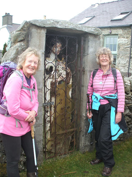 4.Nantlle Holey Walk
12/4/18. The Saints. Photo: Dafydd Williams.
Keywords: Apr18 Thursday Tecwyn Williams