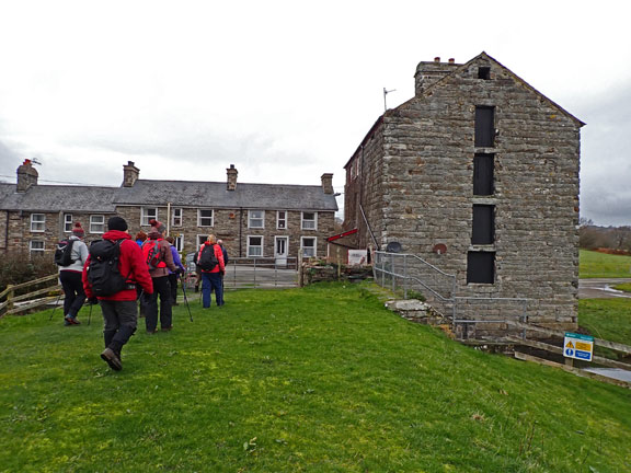 2.Cylchdaith Ynys Circular
17/2/22. Approaching the outskirts of the village of Ynys with an very well preserved stone built grain store on the right. Still in use.
Keywords: Feb22 Thursday Tecwyn Williams