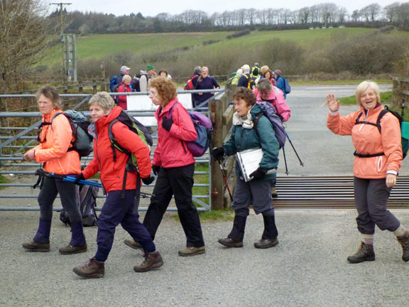 14.Dartmoor April 2013.
21/04/13. The Medium difficulty walk group get off to a quick start.
Keywords: Apr13 week Ian Spencer