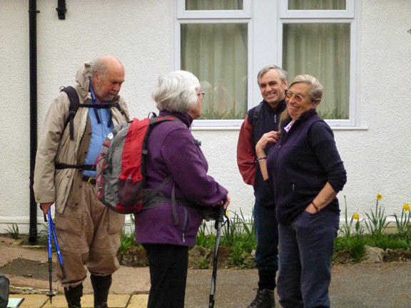 5.Dartmoor April 2013.
20/04/13. More first morning discussions.
Keywords: Apr13 week Ian Spencer