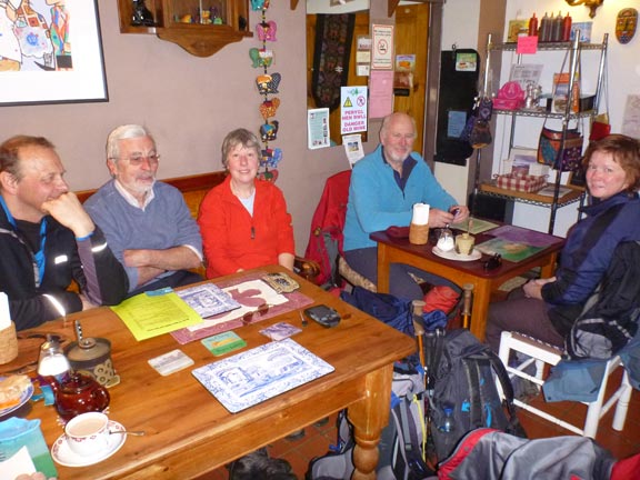 6.Yr Aran & Beddgelert Forest
31/03/13. The Tea Room at Rhyd-Ddu and lemon drizzle cake!
Keywords: Mar13 Sunday Noel Davey