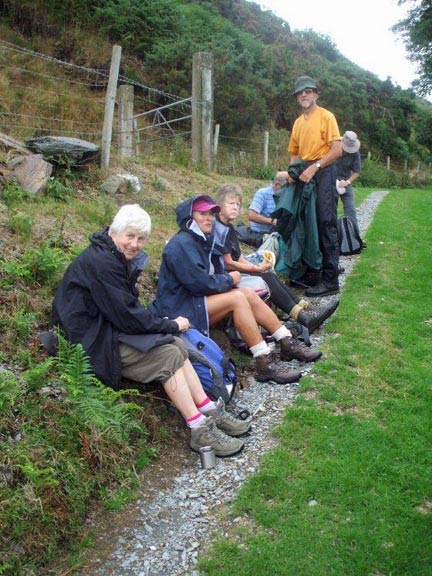 2.Borth-y-Gest
4/8/13.45 minutes into the walk a quick coffee break before we are hit by the rain. Photo: Dafydd Williams.
Keywords: Aug13 Sunday Kath Mair