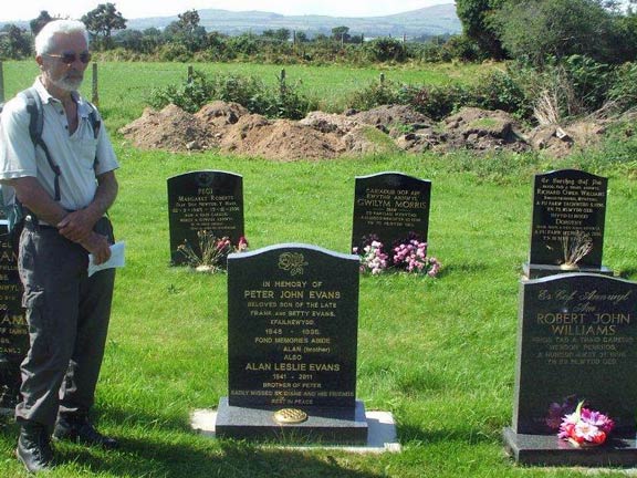 1.Llanbedrog - Rhydyclafdy
22/8/13. At Penrhos cemetery. The grave of Alan Evans; friend, fellow walker and club member, who died two years ago. Photo: Dafydd Williams.
Keywords: Aug13 Thursday Miriam Heald