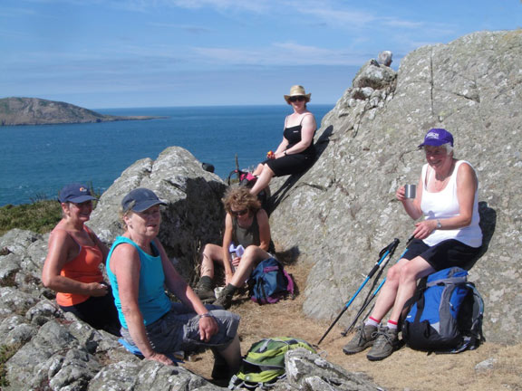 2.Porth Oer - Aberdaron
21/07/13. The A group have their coffee break.  Photo: Roy Milnes.
Keywords: July13 Sunday Roy Milnes David Elisabeth Williams