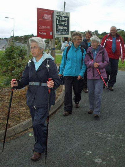 5.Llandanwg
21/8/14  Still going strong as the end of the walk nears. Photo: Dafydd Williams.
Keywords: Aug14 Thursday Fred Foskett