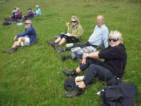 2.Around Mynydd Carnguwch
23/7/15. Déjeuner sur l’herbe. Photo: Dafydd Williams.
Keywords: Jul15 Thursday Ian Spencer