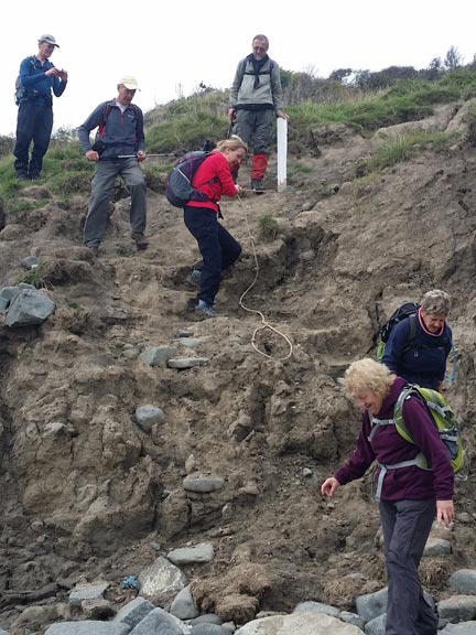 6.Coastal path. Aberdaron to Hell's Mouth
11/10/15. A knotted rope has been thoughtfully teddered to assist our final descent to the beach. Photo: Roy Milnes.
Keywords: Oct15 Sunday Roy Milnes