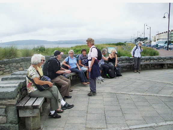 1.Ardal Pwllheli
21/7/16. West End Pwllheli. Photo: Dafydd Williams.
Keywords: Jul16 Thursday Miriam Heald Megan Mentzoni