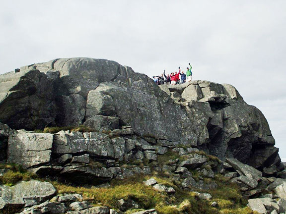 4.Clipping Harey Walk
9/10/16. On the left cheek of Moel Penolau, ready for the descent. Photo: Dafydd Williams.
Keywords: Oct16 Sunday Roy Milnes