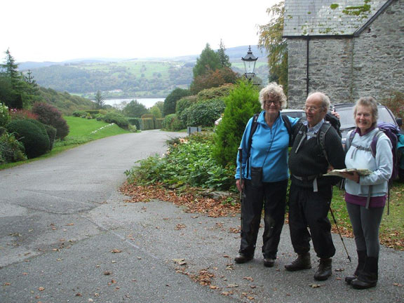 8.Round Llyn Tegid/Bala
8/10/17.  ..are enjoying the views. Photo: Dafydd Williams.
Keywords: Oct17 Sunday Dafydd Williams
