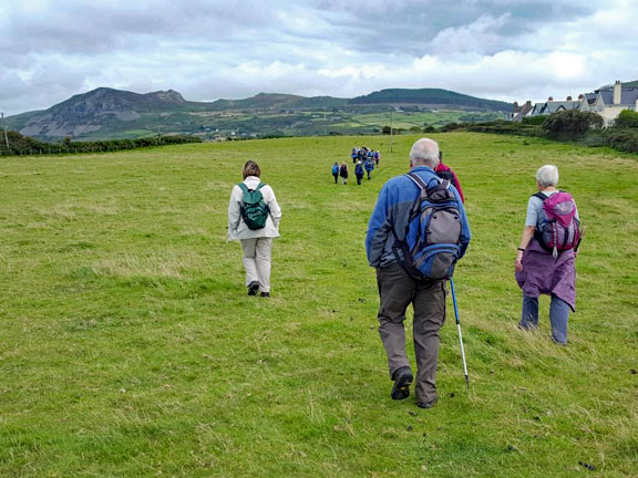 6.Nefyn
3/8/17. We turn east to make our way cross country back to Nefyn. Photo: Judith Thomas.
Keywords: Aug17 Thursday Miriam Heald