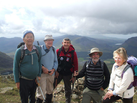 1.Snowdon at 80 & 81
1/9/17. Two gentlemen each set themselves a challenge. Ian to climb Snowdon  having reached the age of 80 and Dafydd to climb Snowdon each year following his 80th birthday. They are seen here with their nurses. Photo: Kath Spencer. Camera: Dafydd Williams.
Keywords: Sep17 Dafydd Williams Ian Spencer