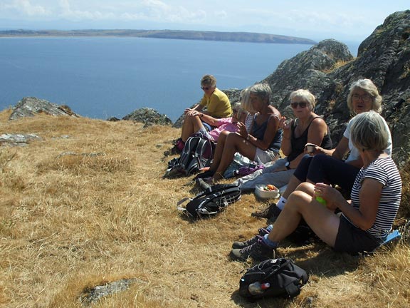 3.Rhiw Coast Path
19/7/18. Lunch time on Penarfynydd. Photo: Dafydd Williams.
Keywords: Jul18 Thursday Lis Williams