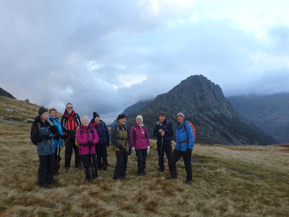 6.Glyders Red Dot Route. 'A' walk.
3/11/19.  A brief stop on reaching the Miners Path. The path that we will be on until the end of the walk. Tryfan in the background.
Keywords: Nov19 Sunday Richard Hirst