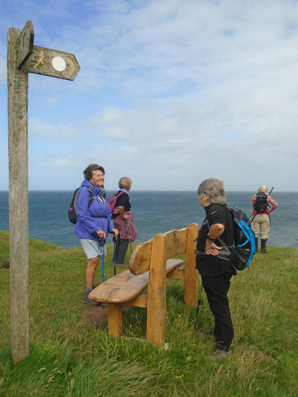 2.Edern - Porth Dinllaen
20/8/20. Who is going to sit on the bench? Photo: Dafydd Williams.
Keywords: Aug20 Thursday Megan Mentzoni