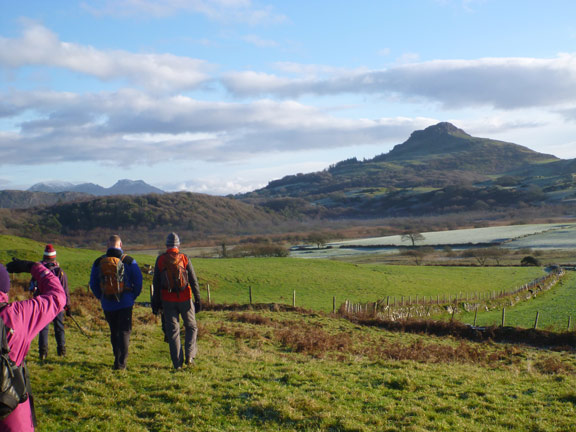 2.Pentrefelin - Craig-y-Gesail
6/12/20.Walking East with Moel y Gadair to our left and Moel y Gest on horizon to the right and the Moelwinion to the left. close to St. Cynhaearn church.
Keywords: Dec20 Sunday Eryl Tomas