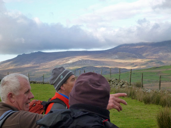 7.Pentrefelin - Craig-y-Gesail
6/12/20. Walking along the NW side of Craig y Gesail. Cwm Pennant and the southern end of the Nantlle Ridge in the background.
Keywords: Dec20 Sunday Eryl Tomas