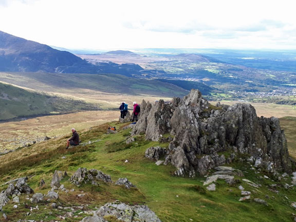 8.Yr Elen
11/10/20. Looking down on Fron Ganol. Some of us have already started their tea. Photo: Judith Thomas.
Keywords: Oct20 Sunday Roy Milnes