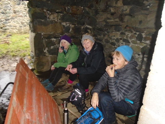 3.Criccieth - Pentrefelin
16/12/21. Lunch out of the rain. Photo: Dafydd Williams.
Keywords: Dec21 Thursday Dafydd Williams