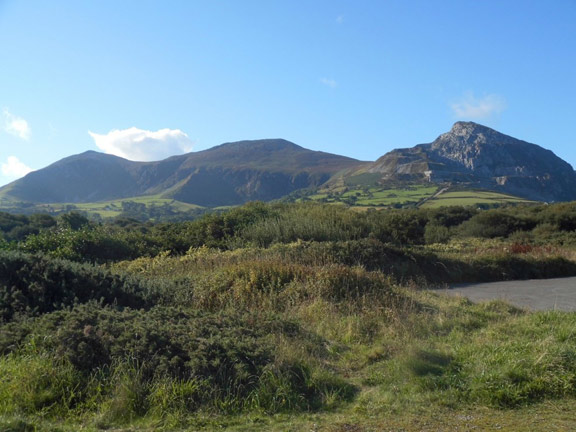 2.Trefor circuit
16/9/21 Looking south west from the harbour with the Rivals in the background. Photo: Gwynfor Jones.
Keywords: Sep21 Thursday Gwynfor Jones