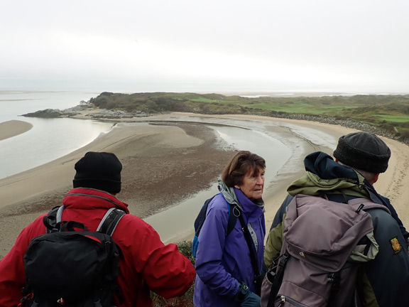 6.Borth-y-Gest
22/12/22. Further on along the coast to Borth-y-Gest and looking back along our route from Ynys Cyngar.
Keywords: Dec22 Thursday Tecwyn Williams