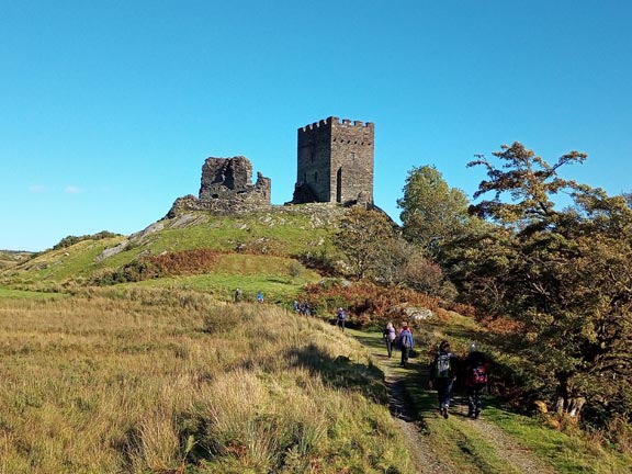 6.Dolwyddelan-Cwm Penamnen-Castle
13/10/22. Approaching the Dolwyddelan Castle. Photo: Colin Higgs.
Keywords: Oct22 Thursday Dafydd Williams