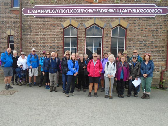 1. Two Bridges over the Menai
4/8/22. The start at Llanfairpwllgwyngyllgogerychwyrndrobwchllllantisiliogogogoch. Photo: Dafydd Williams.
Keywords: Aug22 Thursday Tecwyn Williams