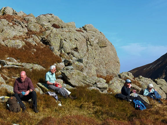 6. Capel Curig - Pen Llithrig y Wrach - Pen yr Helgi Du
9/3/25. Lunch at Bwlch y Tri Marchog. Photo: Eryl Thomas.
Keywords: Mar25 Sunday Eryl Thomas