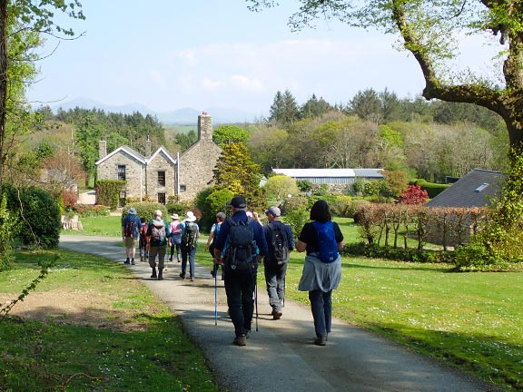 4. Carreg y Defaid - Rhydyclafdy
24/4/25. Approaching Wern Manor.
Keywords: Apr25 Thursday Christine Evans
